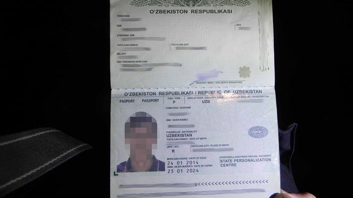 Ukrajinský řidičák, uzbecký pas a polské vízum. Alternativní taxikář v Praze dojezdil