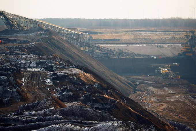 Hnědouhelný povrchový důl Welzow v Německu
