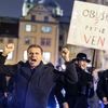 Demonstrace proti zvolení Ondráčka do čela komise pro GIBS