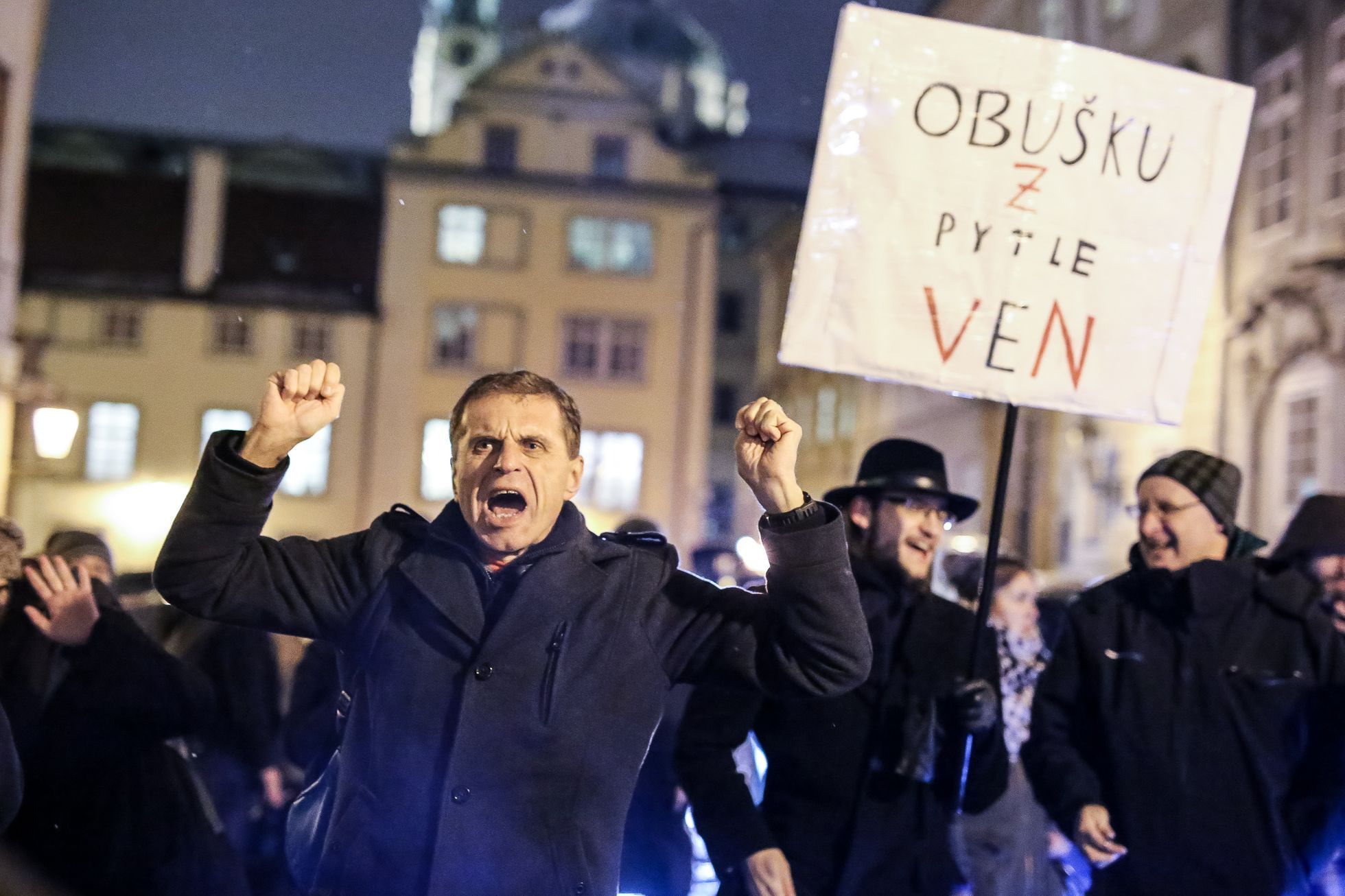 Demonstrace proti zvolení Ondráčka do čela komise pro GIBS