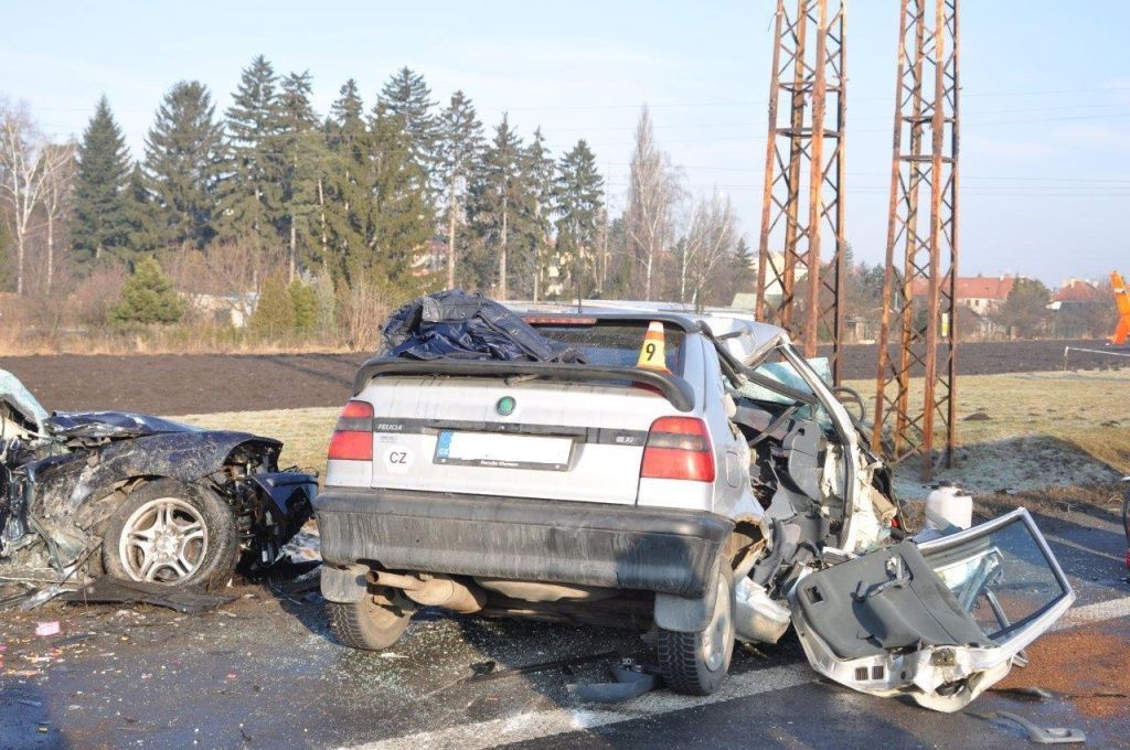 Tragická nehoda u Prostějova, zemřelo šest lidí