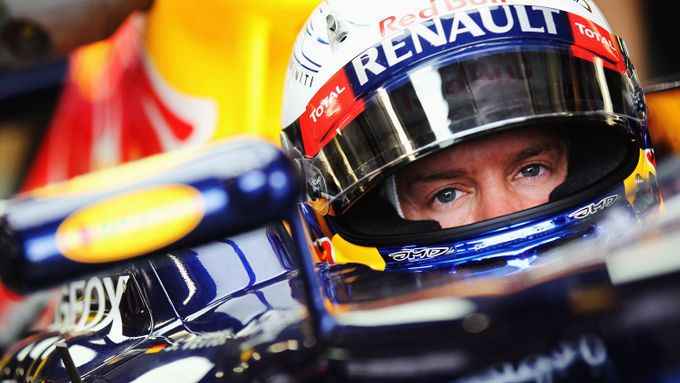 Sebastian Vettel vyhlíží ke svému druhému triumfu v sezoně. V pátek byl ve Valencii nejlepší.