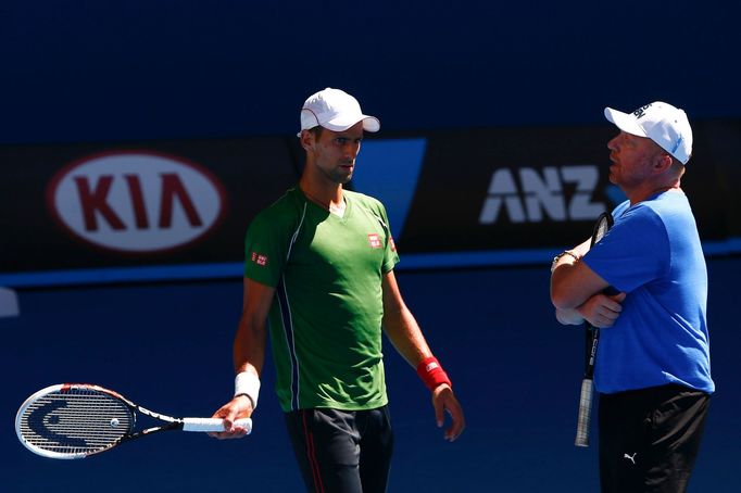 Novak Djokovič s Borisem Beckerem při tréninku na Australian Open