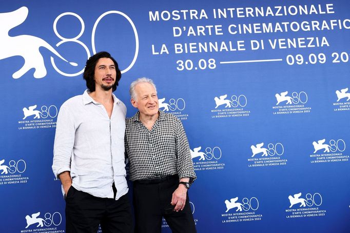 Herec Adam Driver a režisér Michael Mann.