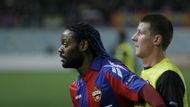 Vagner Love kontrolovaný Manuelem Pamičem.