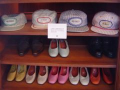 Dnes zbývá v muzeu prezidentského paláce v Manile z pověstné kolekce bot Imeldy Marcosové jen nepatrný zlomek. Zbytek byl přemístěn do specializovaného muzea obuvi v manilské čtvrti Marikina, proslavené právě výrobou bot