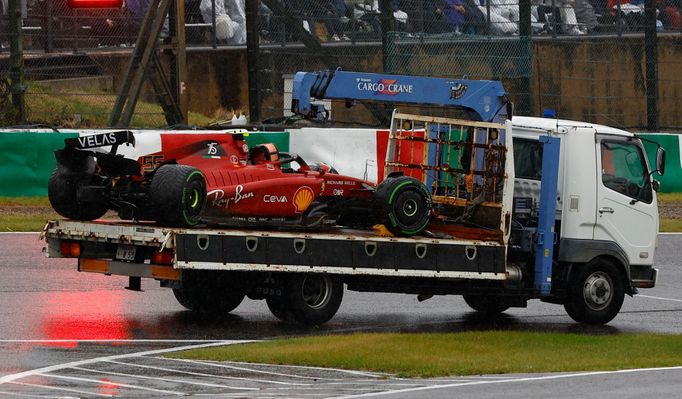 Havarované Ferrari Carlose Sainze juniora ve VC Japonska F1 2022