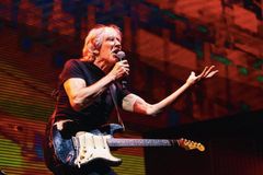 Recenze: Roger Waters z Pink Floyd se i na stará kolena zlobí. A zní to skvěle