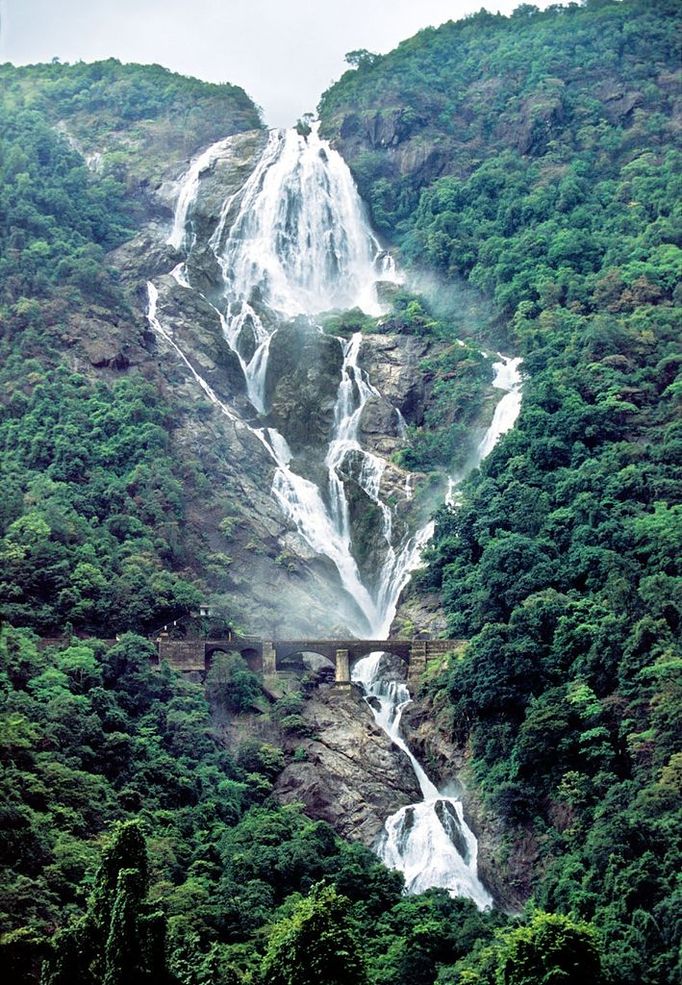 Název : Dudhsagar Falls   Místo : Indie