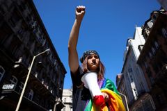 Nejen Budapešť. Pride zakázal i Istanbul, policie na pochodu zatkla přes 30 lidí
