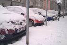 Česko pod sněhem: Policie vyjížděla k dvojnásobku nehod