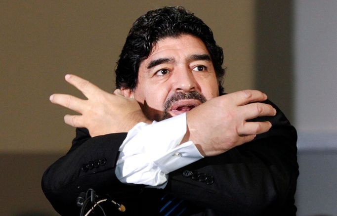 Diego Maradona přijel do Itálie