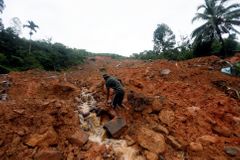 Přívalové deště způsobily na Srí Lance záplavy a sesuvy půdy, nejméně 91 lidí přišlo o život