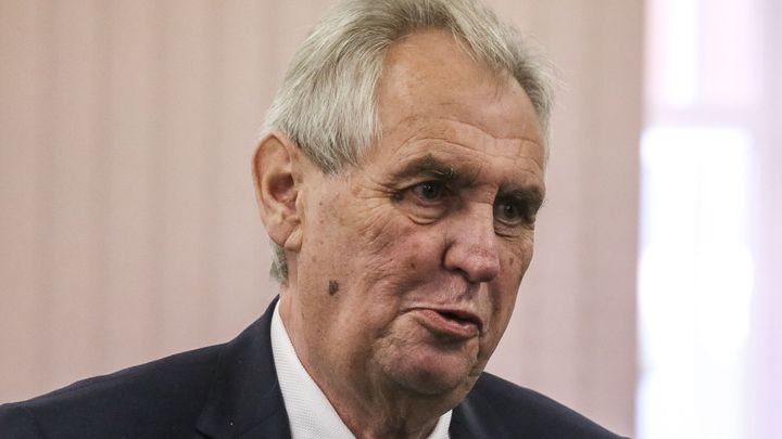 Zeman dělá vše pro to, aby podpisů pod ústavní žalobou přibylo, říká senátor Vícha