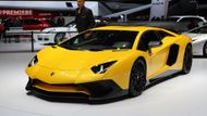 Nejrychlejší silniční Lamborghini všech dob má označení LP 750-4 SV. Číslovka označuje počet koní, které má řidič k dispozici. Auto je tedy silnější a také o padesát kilogramů lehčí než dosud nabízená verze. Dokáže jet rychlostí více než 350 kilometrů za hodinu.