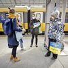 Foto / Hlavní nádraží v Praze / Ukrajina / asistenční centrum, info stánek, uprchlíci, dobrovolníci, Ukrajina, Iniciativa Hlavák
