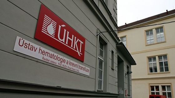 Proti buldozerovi Julínkovi. Za odvolaného ředitele Klenera. Protesty pokračují