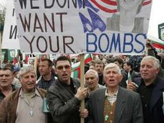 Neformální schůzce členů NATO v bulharské Sofii předcházaly demonstrace odpůrců.