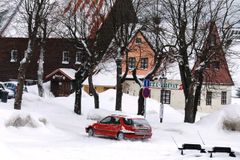 Napadne sníh. Zkuste, jak na něm vaše auto klouže
