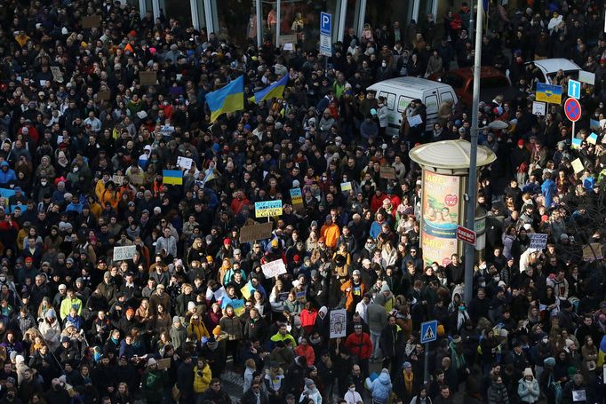 Demonstrace na Václavském náměstí. Praha, 27. 2. 2022