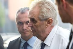 Zeman: Můj zdravotní stav je s výkyvy stále totožný. Program si upravoval ale i ve Vietnamu
