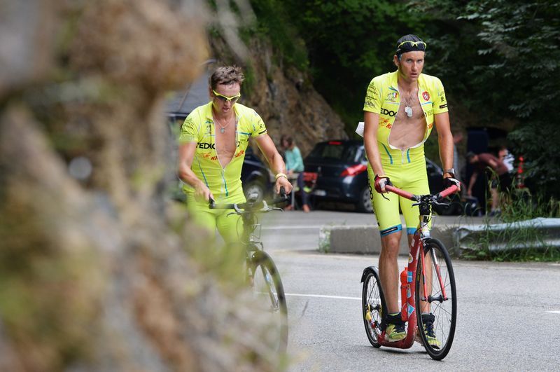 Na koloběžkách po trase Tour de France 2013