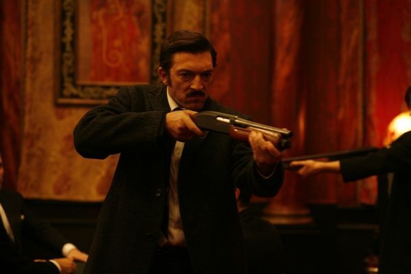 Veřejný nepřítel, Cassel