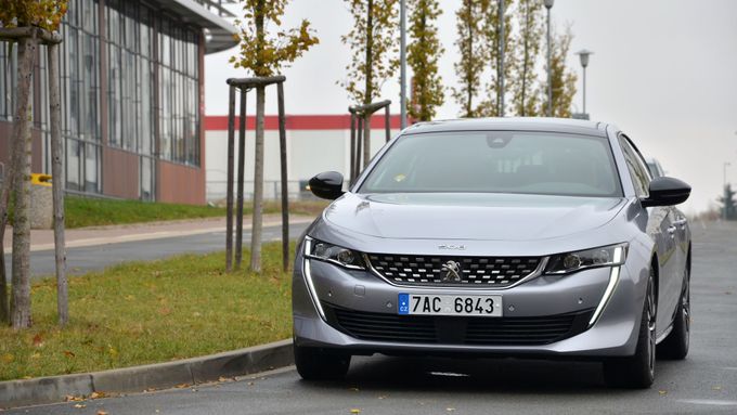 S novým vrcholným modelem 508 chce Peugeot vrátit zašlou slávu francouzským vozům střední třídy.
