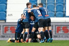 Atalanta odsunula Juventus na čtvrté místo. Série Interu skončila v Neapoli