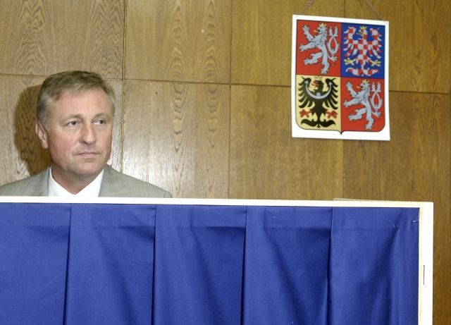 Mirek Topolánek u voleb