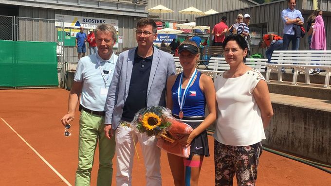 Teprve čtrnáctiletá tenistka Linda Fruhvirtová si odvezla bronz z ME do 18 let.