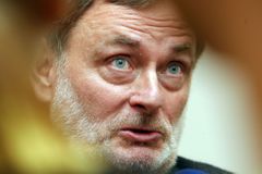Varvařovský odešel z funkce i kvůli nemoci své ženy