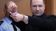 Pondělí: Breivik není blázen, tvrdí psychiatři v novém posudku.