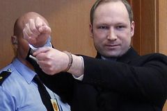 Breivik matku děsil už při kojení, viděla v něm vraha