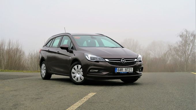Ojetý Opel Astra. Kdo nemá na Golf, ušetří dvakrát. Nejvíc vydrží nejslabší verze