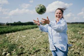 Odnesli si 40 melounů za pár korun. Žádná loterie, ale samosběr na farmě za Prahou