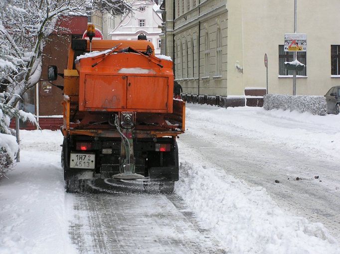 Vyhrnuli, posolili... A stěžovali si, že až tudy pojedou za pár hodin, nebude ani, že už tu byli.