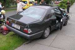 Krvavý víkend: Na silnicích zemřelo 16 lidí