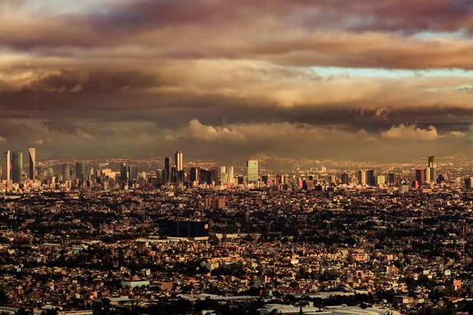Mexico City. Pohled na různé městské aglomerace ve světě.