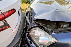 Opravy po bouračce prudce zdražují. Jak se to odrazí na cenách povinného ručení?