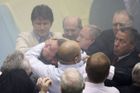 Ukrajina:Debatu o Rusku ukončily v parlamentu dýmovnice