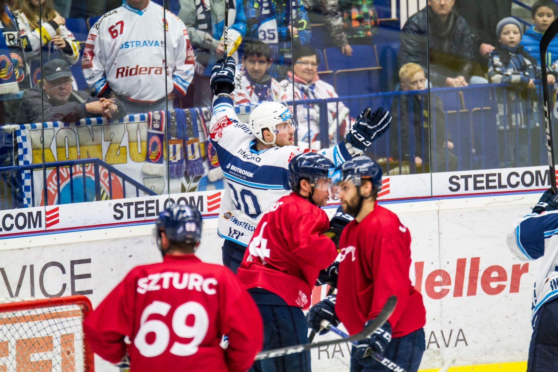 HC Vítkovice - HC Škoda Plzeň, 35. kolo extraligy 2016/17. Oslavy 80. let hokejové ligy v ČR