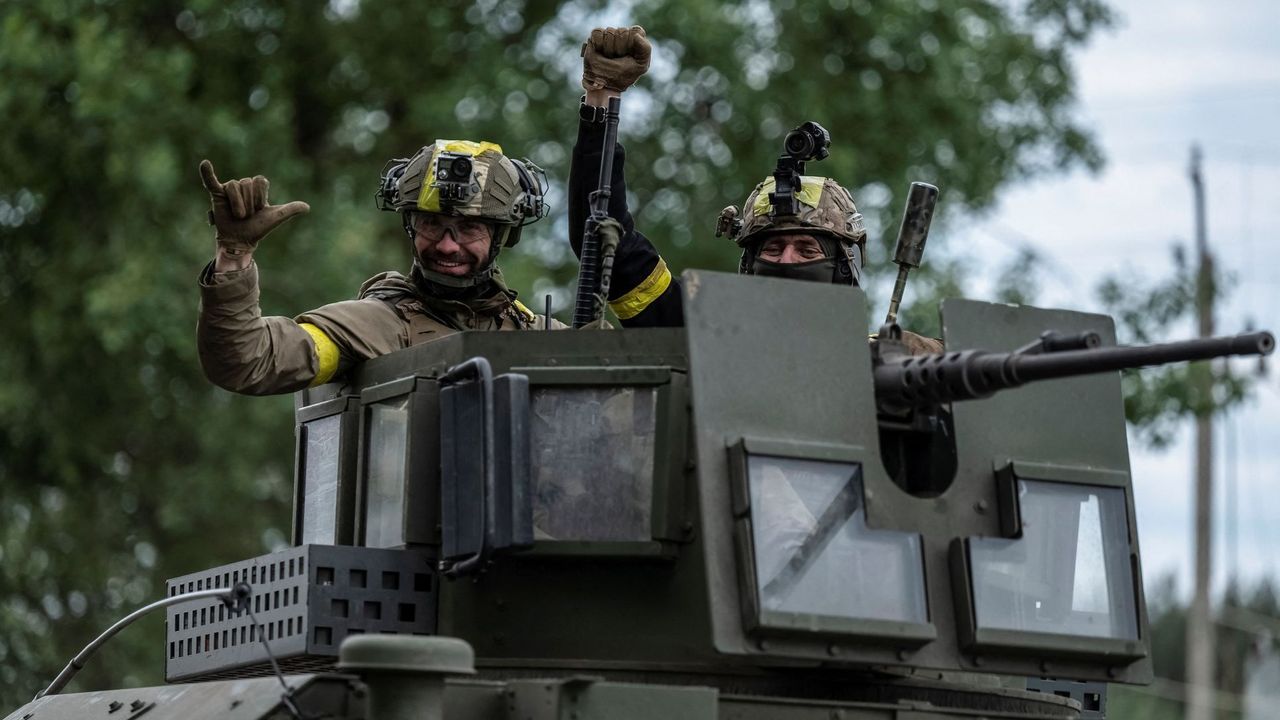 Krutá daň za zastavení Rusů u Charkova. Ukrajinci museli stáhnout vojáky odjinud