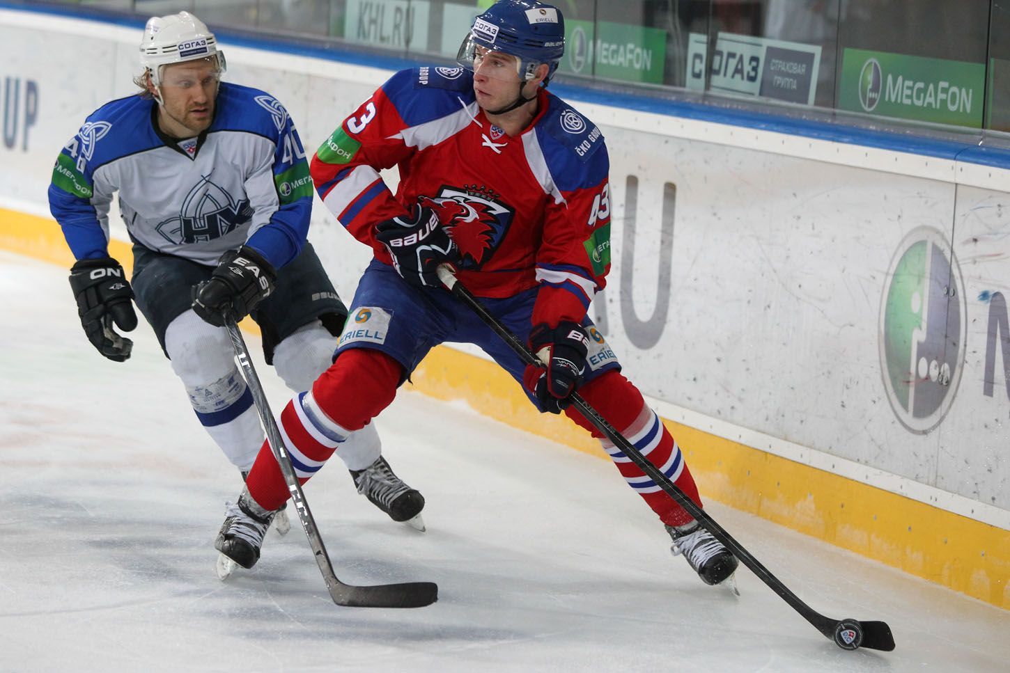 Lev Praha - Nižněkamsk: Tomáš Surový - Alexandr Selujanov