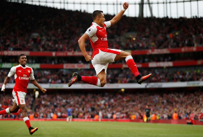 PL, Arsenal-Chelsea: Alexis Sánchez slaví gól na 1:0