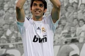 Real Madrid představil Kaká. Přivítalo ho 50 000 fanoušků
