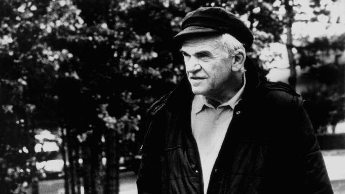 Milan Kundera na archivním snímku.