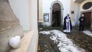 Popelec, prováděný čtyřicet dní půstu před Velikonocemi, je pro křesťany silným symbolem naděje a nového začátku.