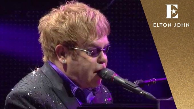 Titulní skladbu z alba Goodbye Yellow Brick Road zpíval Elton John roku 2012 v Kyjevě.