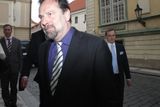 Předseda strany Radek John svolal schůzku do sídla VV na pražském Smíchově.